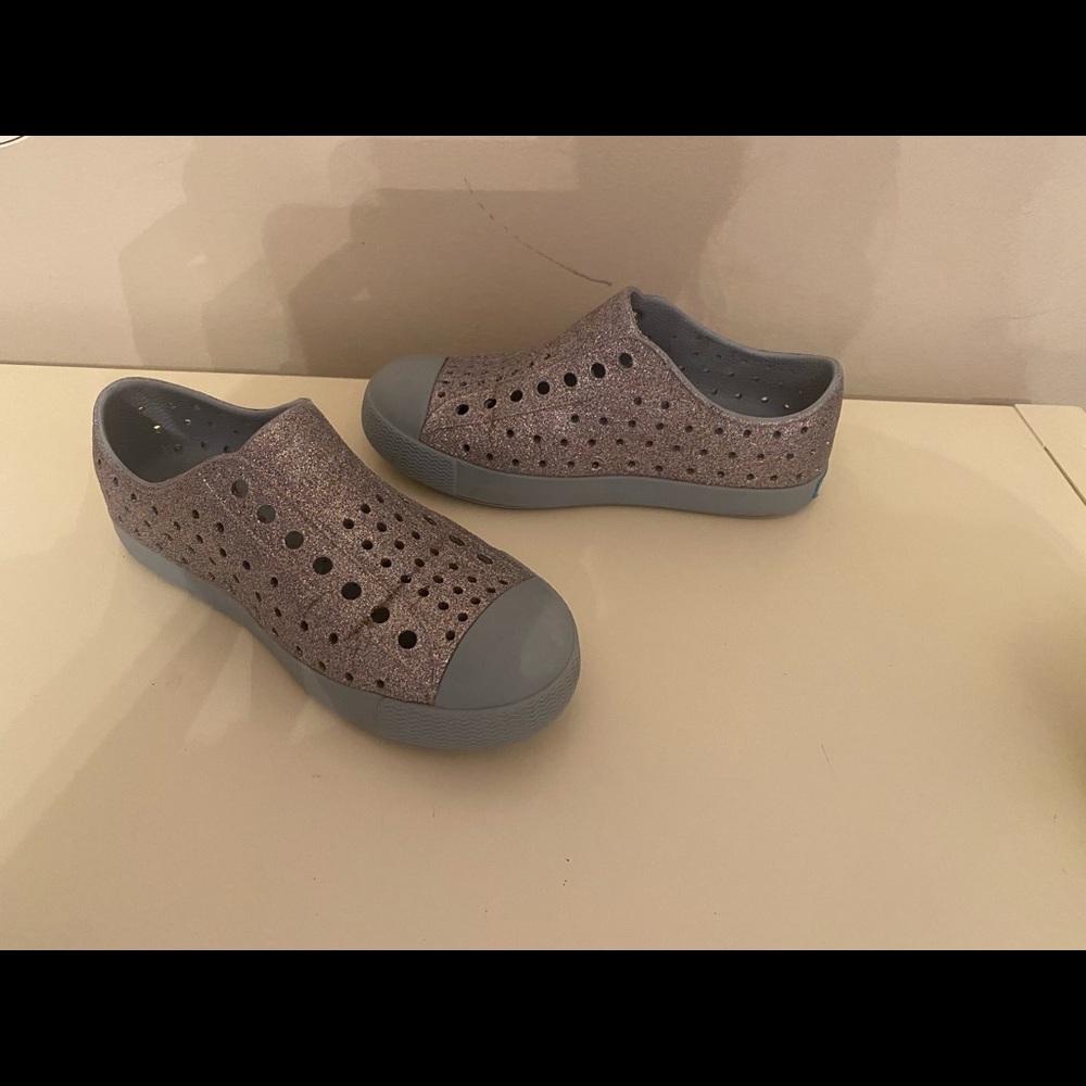 Native Jefferson Bling Glitter Shoe, 11 M (Little Kids)